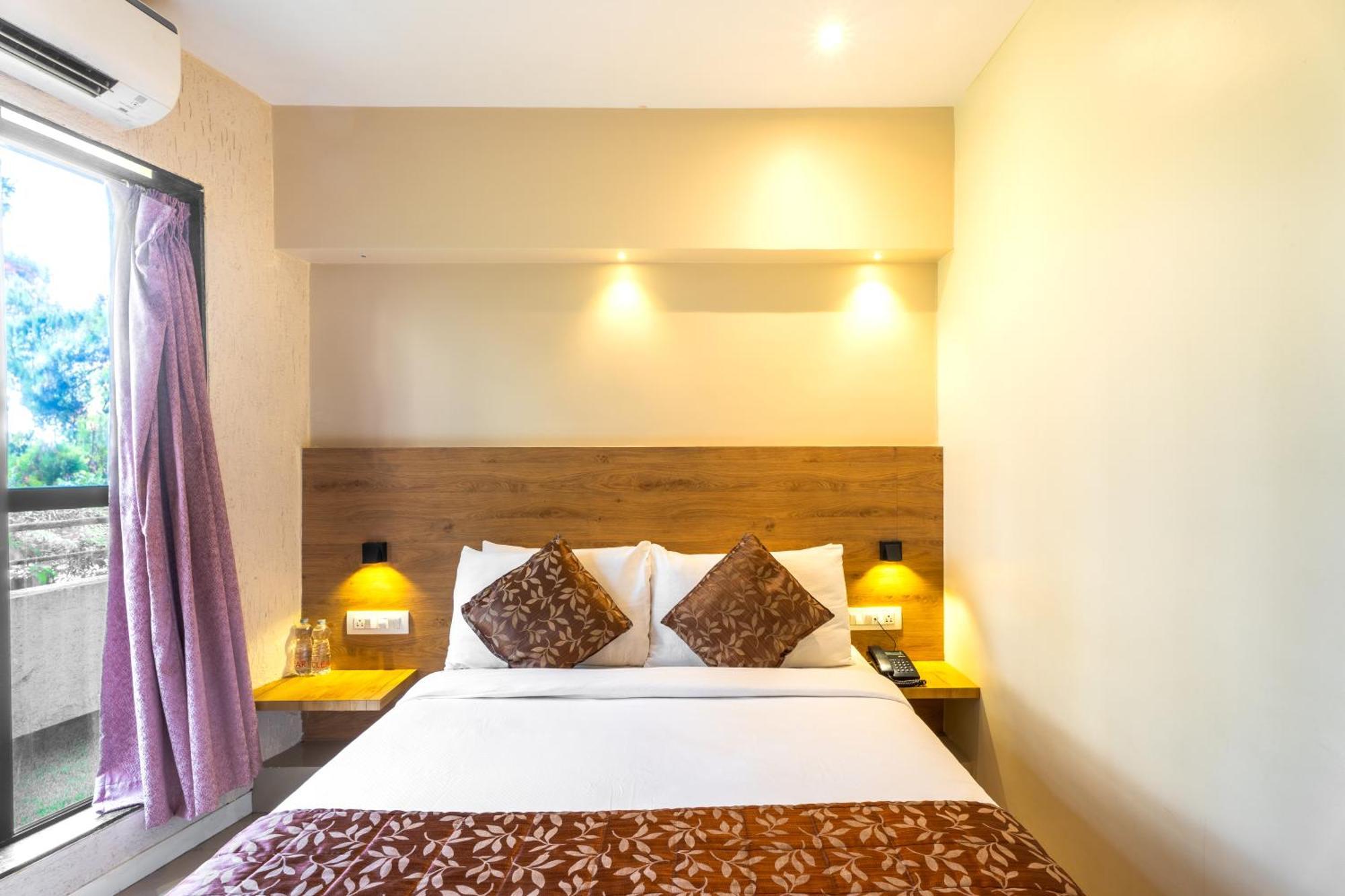 Arnna Hotel - Goregaon Bombay Esterno foto